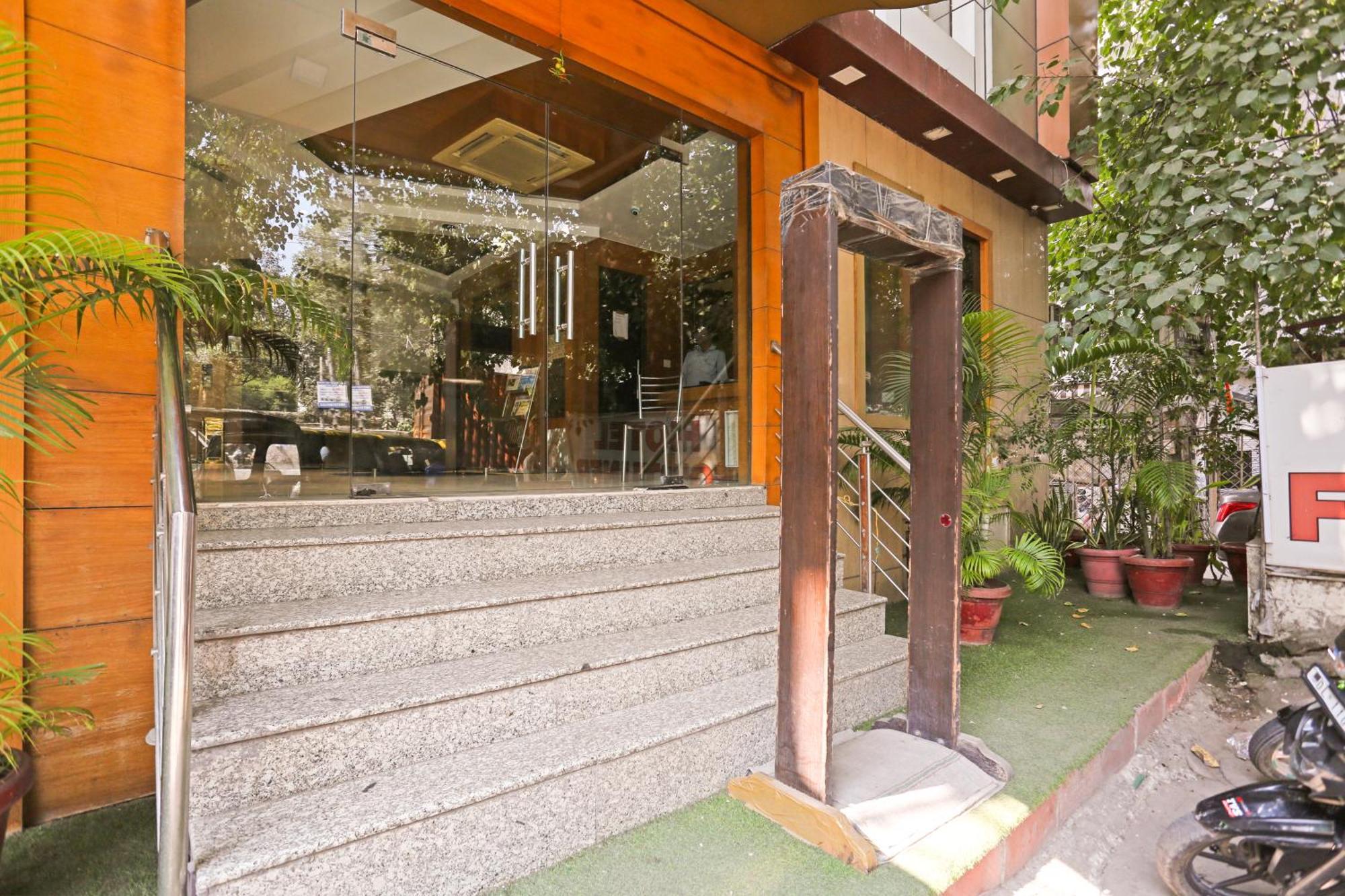Hotel Silky Palace Near Igi Airportt New Delhi Bagian luar foto