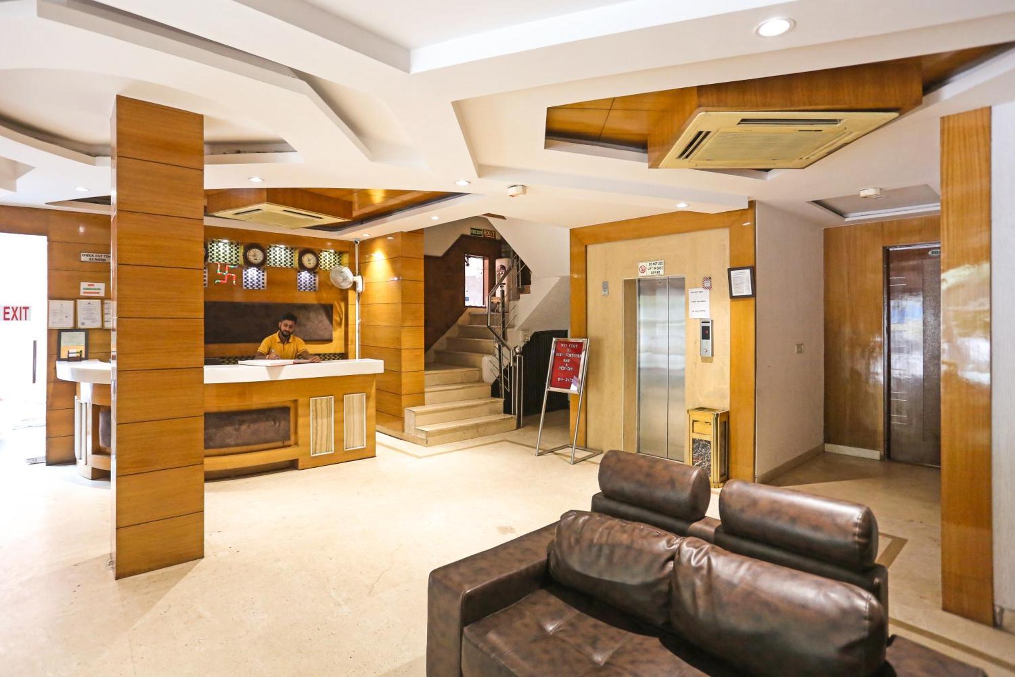 Hotel Silky Palace Near Igi Airportt New Delhi Bagian luar foto