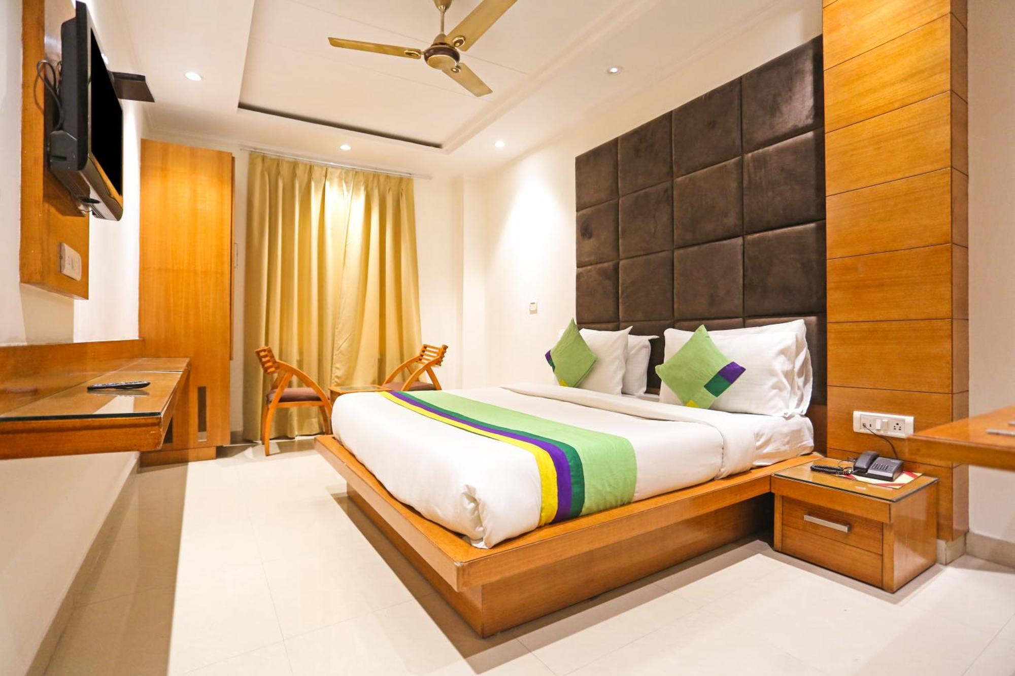 Hotel Silky Palace Near Igi Airportt New Delhi Bagian luar foto