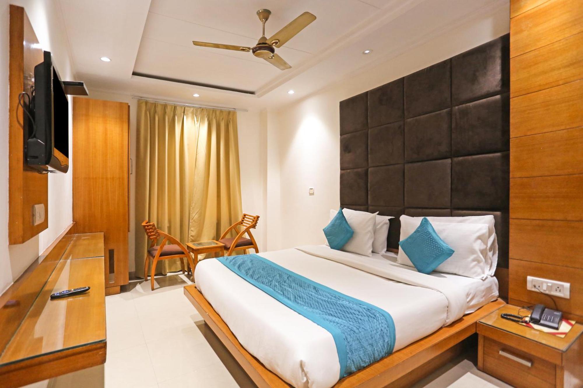 Hotel Silky Palace Near Igi Airportt New Delhi Bagian luar foto