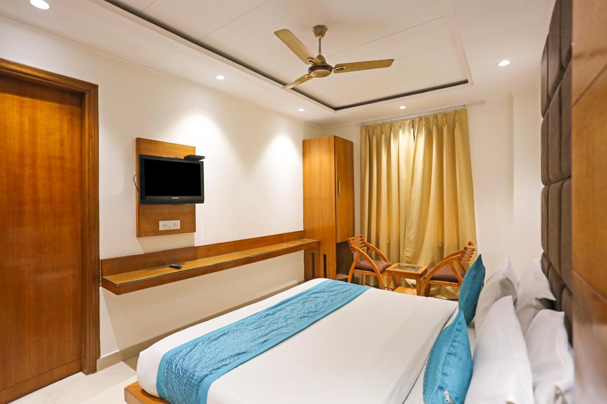 Hotel Silky Palace Near Igi Airportt New Delhi Bagian luar foto