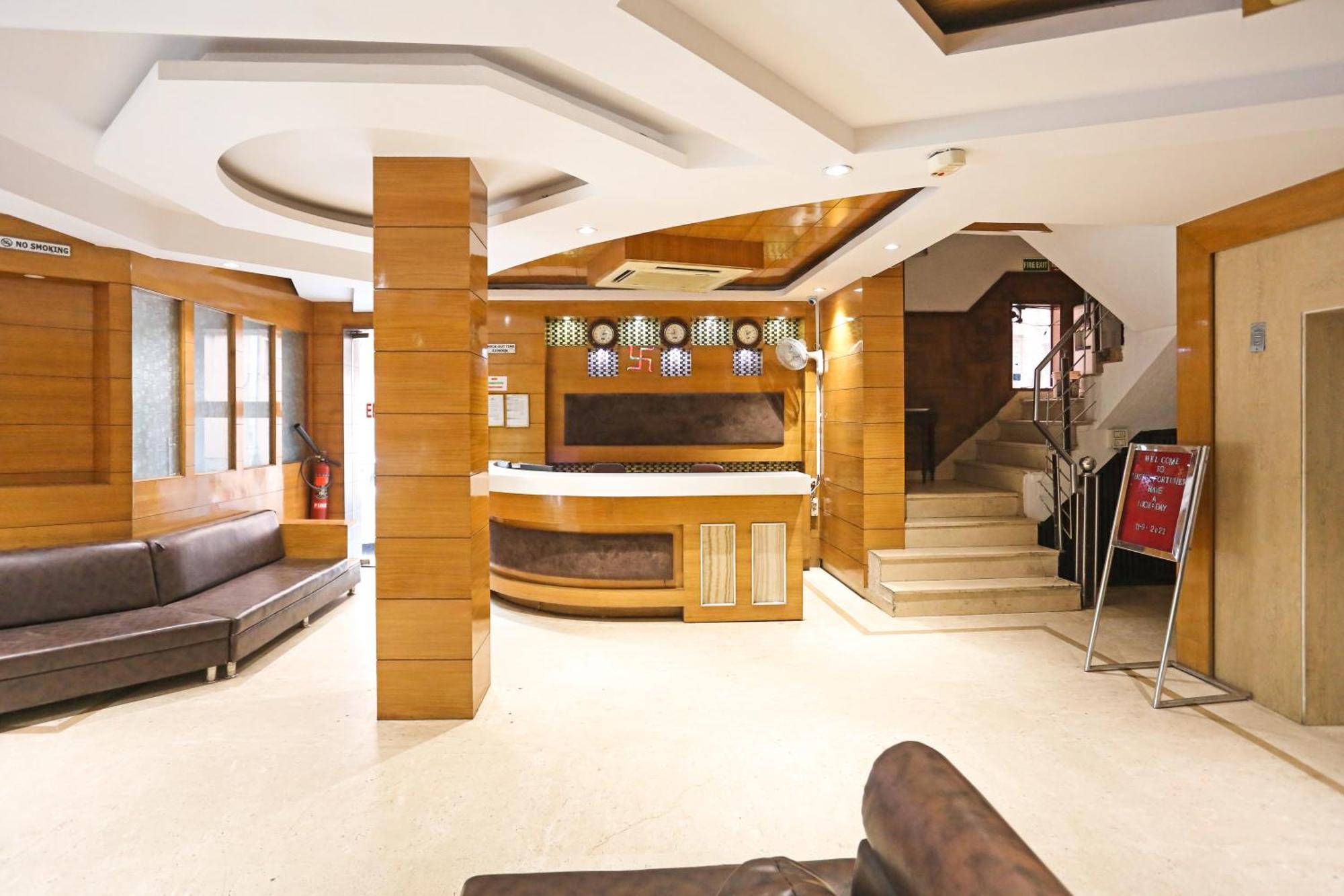 Hotel Silky Palace Near Igi Airportt New Delhi Bagian luar foto
