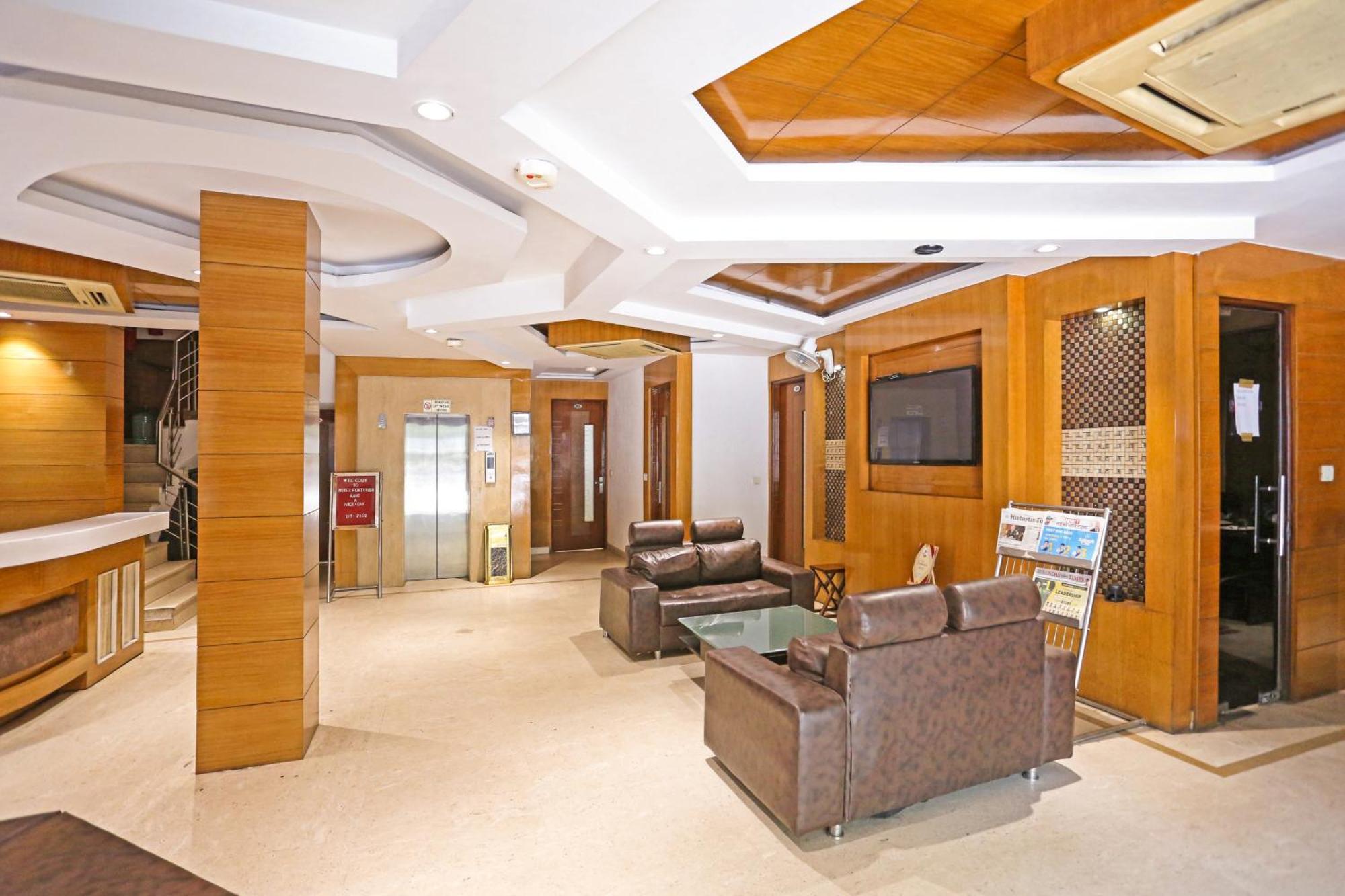 Hotel Silky Palace Near Igi Airportt New Delhi Bagian luar foto