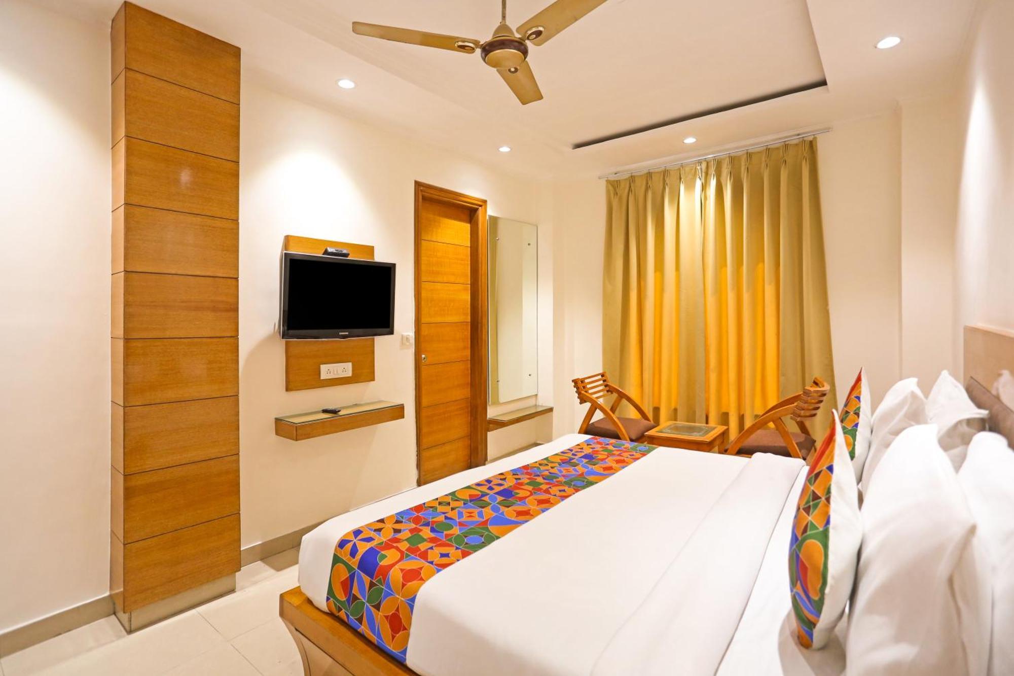 Hotel Silky Palace Near Igi Airportt New Delhi Bagian luar foto