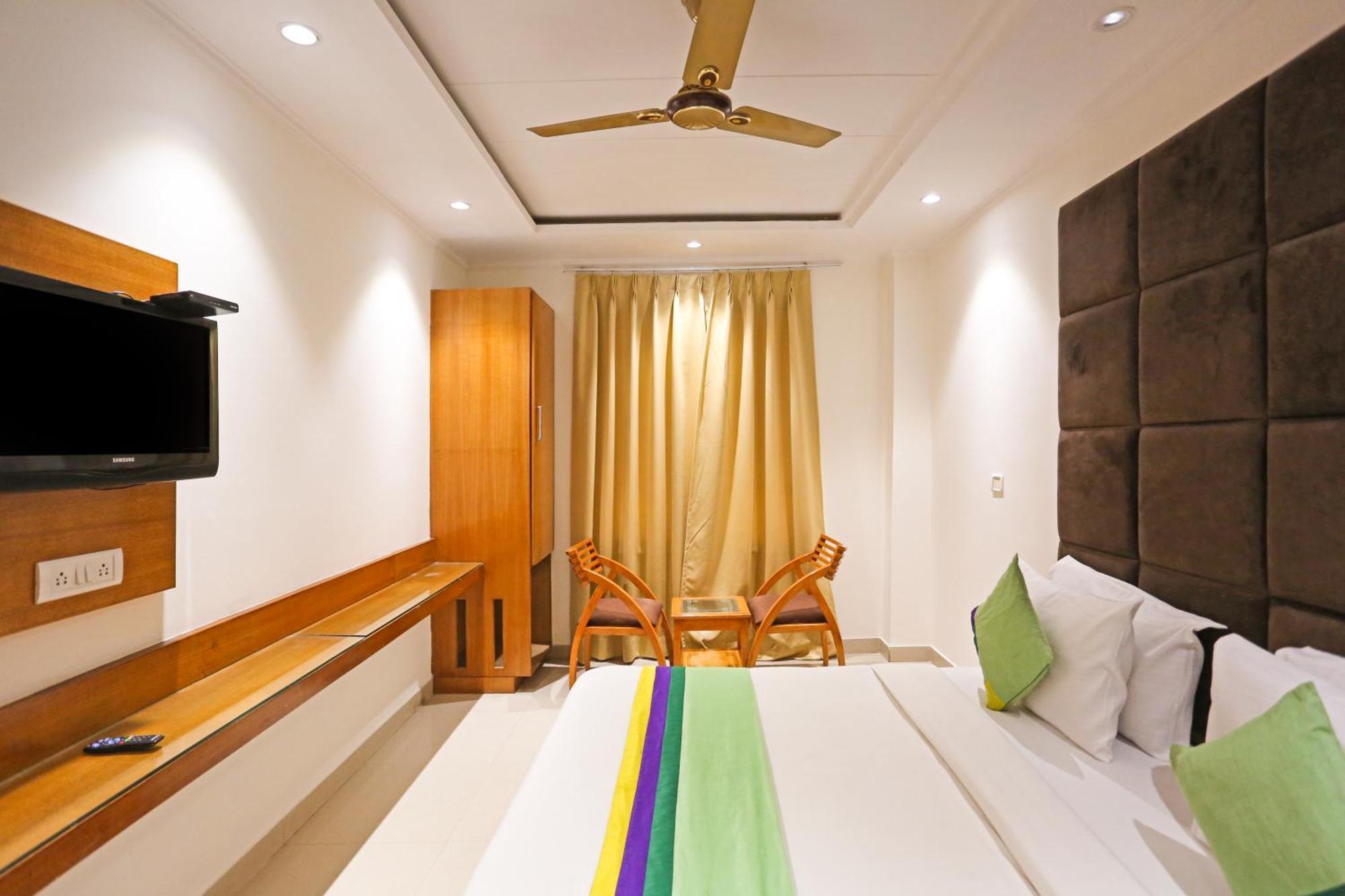 Hotel Silky Palace Near Igi Airportt New Delhi Bagian luar foto