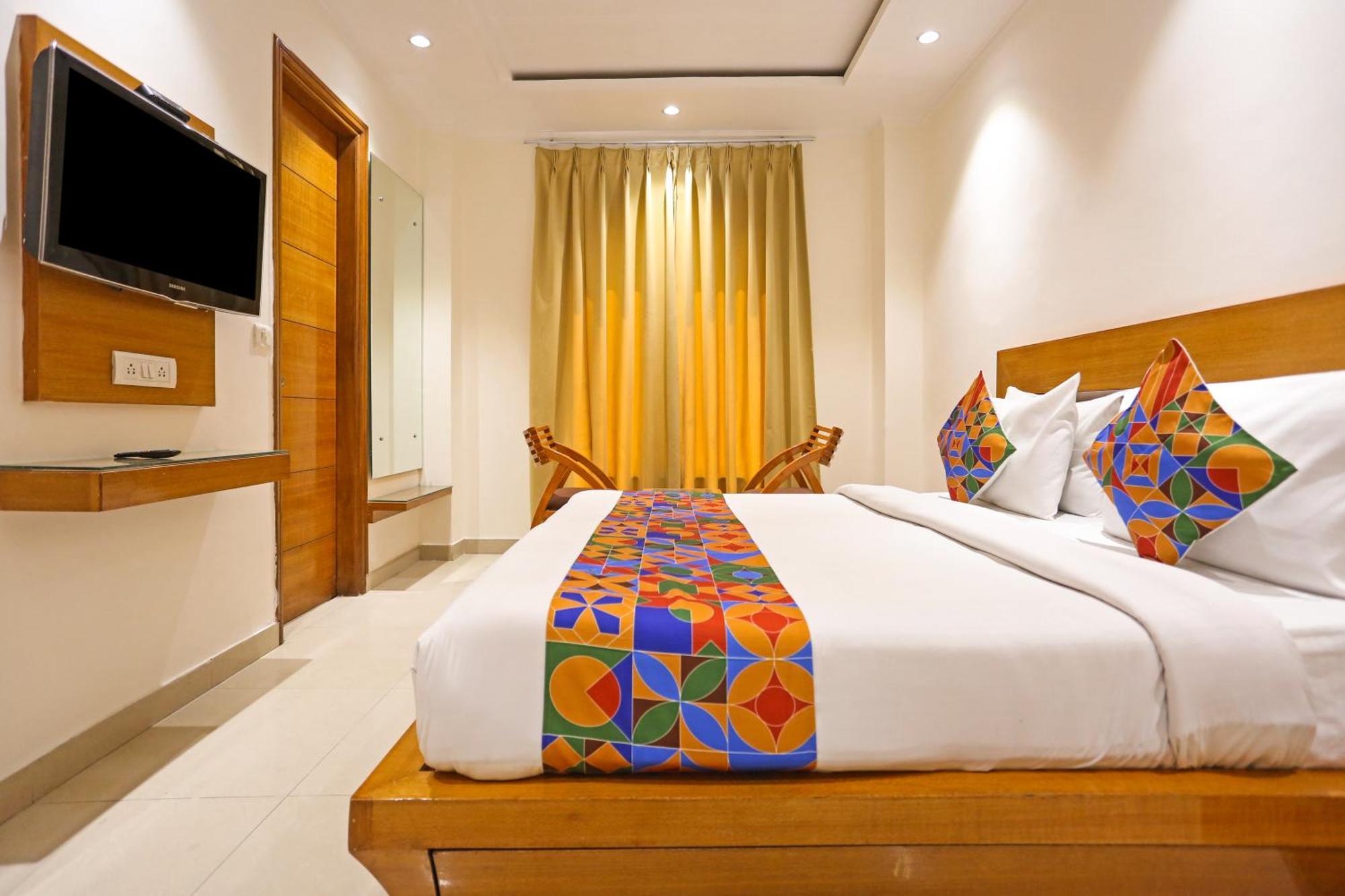 Hotel Silky Palace Near Igi Airportt New Delhi Bagian luar foto