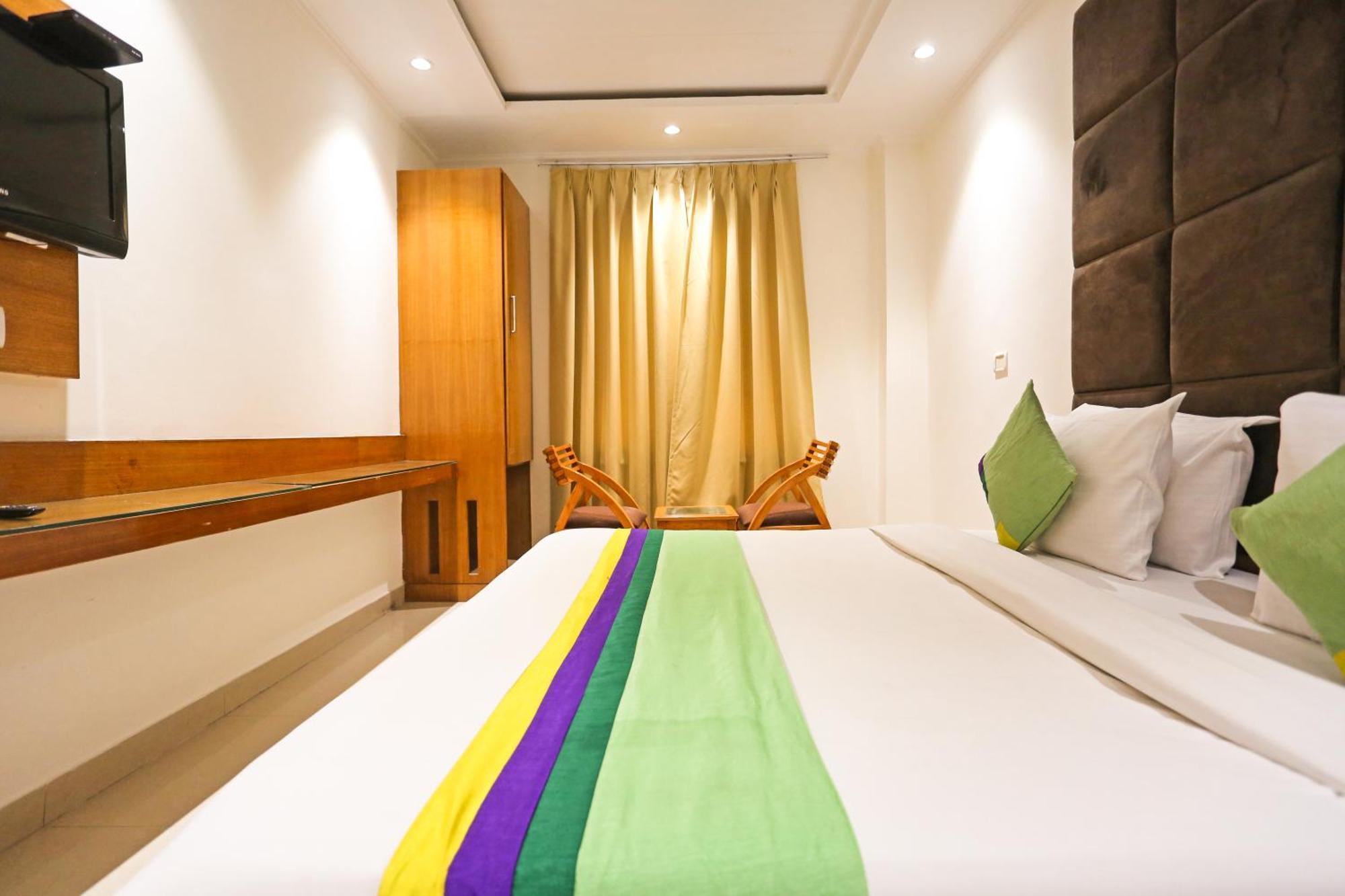 Hotel Silky Palace Near Igi Airportt New Delhi Bagian luar foto
