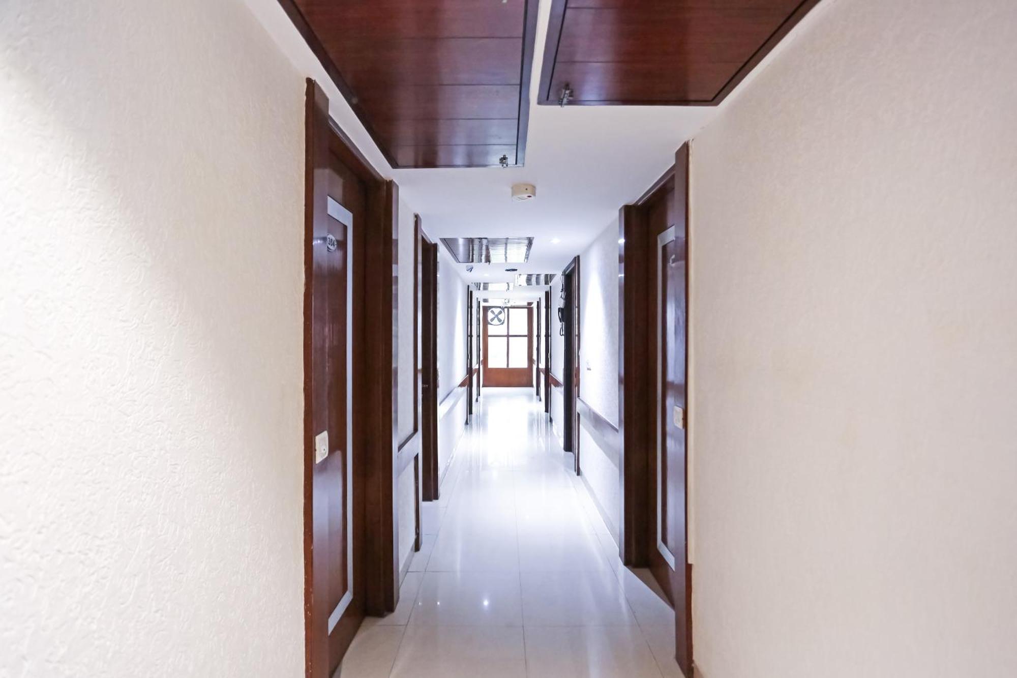 Hotel Silky Palace Near Igi Airportt New Delhi Bagian luar foto