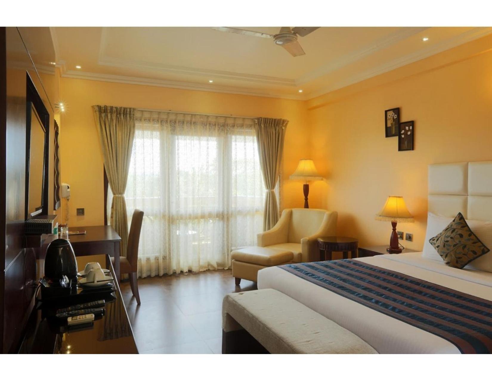Hotel Silky Palace Near Igi Airportt New Delhi Bagian luar foto
