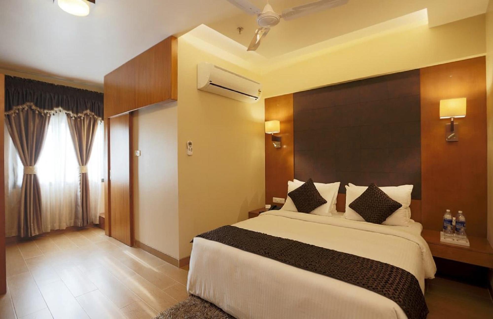 Hotel Silky Palace Near Igi Airportt New Delhi Bagian luar foto