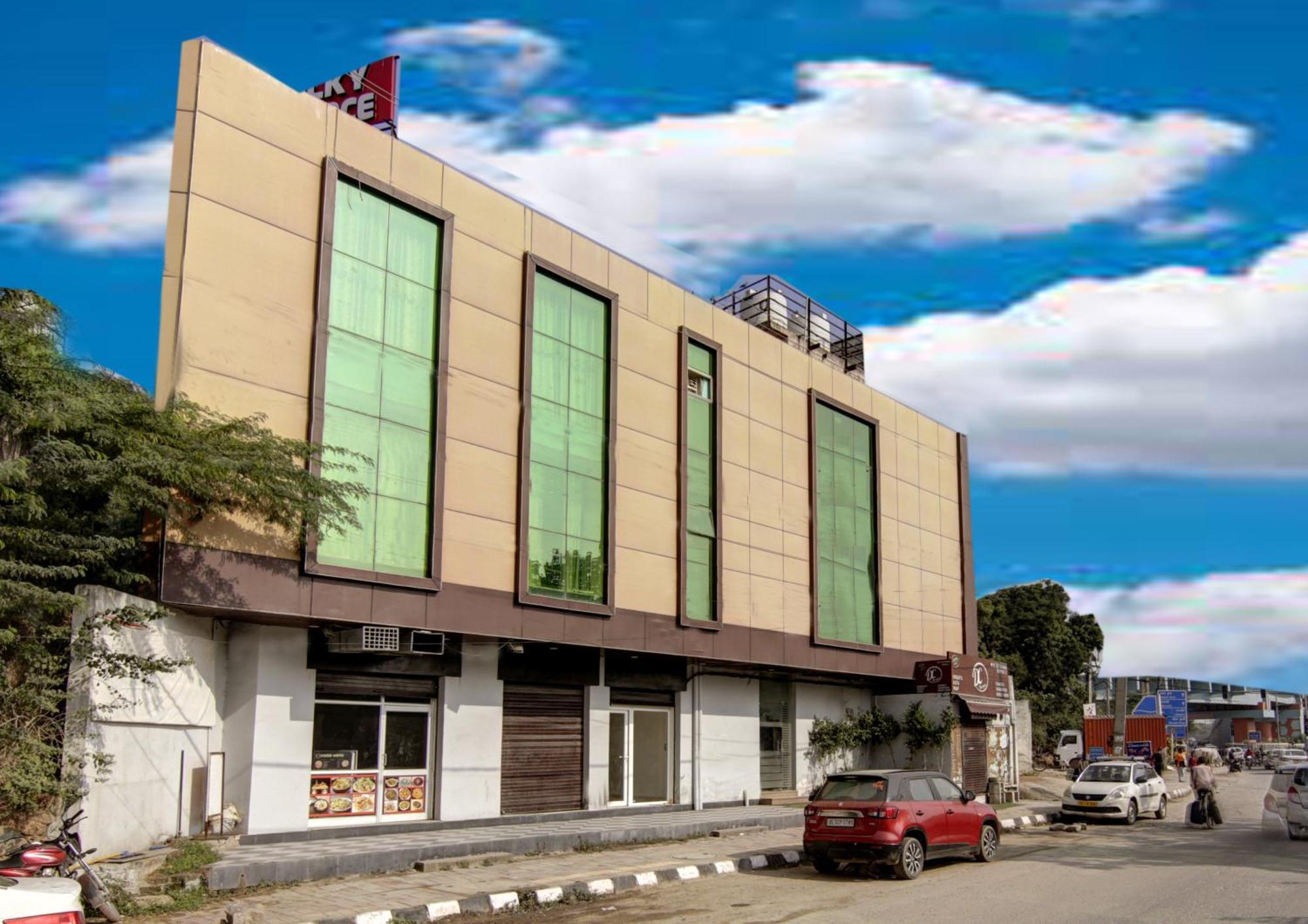 Hotel Silky Palace Near Igi Airportt New Delhi Bagian luar foto